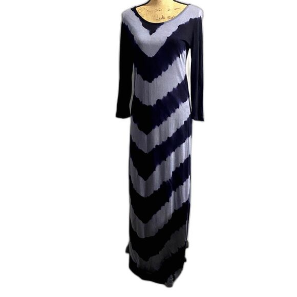 NWT Romeo &‎ Juliet Couture Tie Dye Maxi Dress Navy Gray Size Medium - Picture 1 of 7